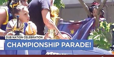 NBA Şampiyonluğu Kutlamasında Trabzonspor Bayrağı!