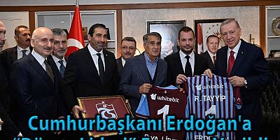 Cumhurbaşkanı Erdoğan'a “Dünya Lideri” Forması Verildi