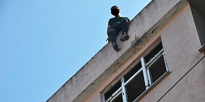 İntihar Girişimini Kaymakam Bitirdi