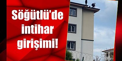 Söğütlü’de parasını alamayan işçiler çatıya çıktı