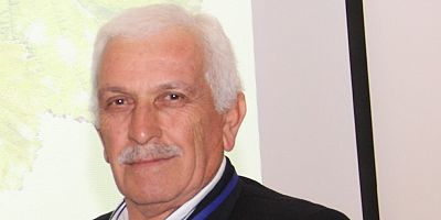 Toprak Fabrika, Sahibi De Fabrikatördür