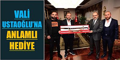 Vali Ustaoğlu’na Anlamlı Hediye 